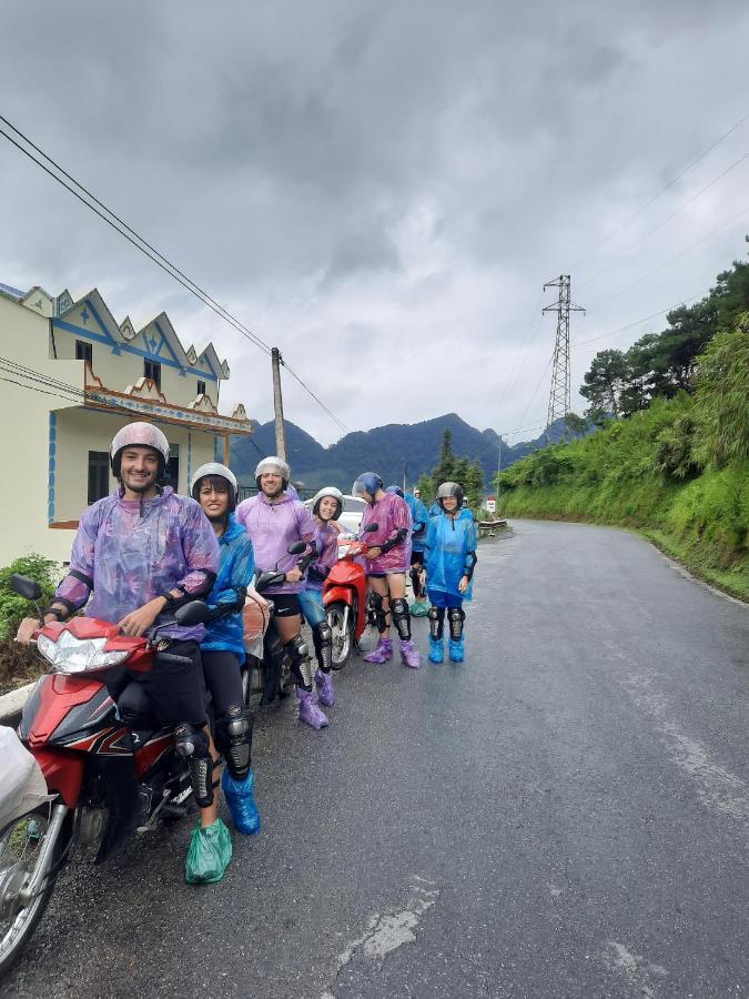Hg Hostel Provide Tours & Motorbikes Ha Giang Extérieur photo